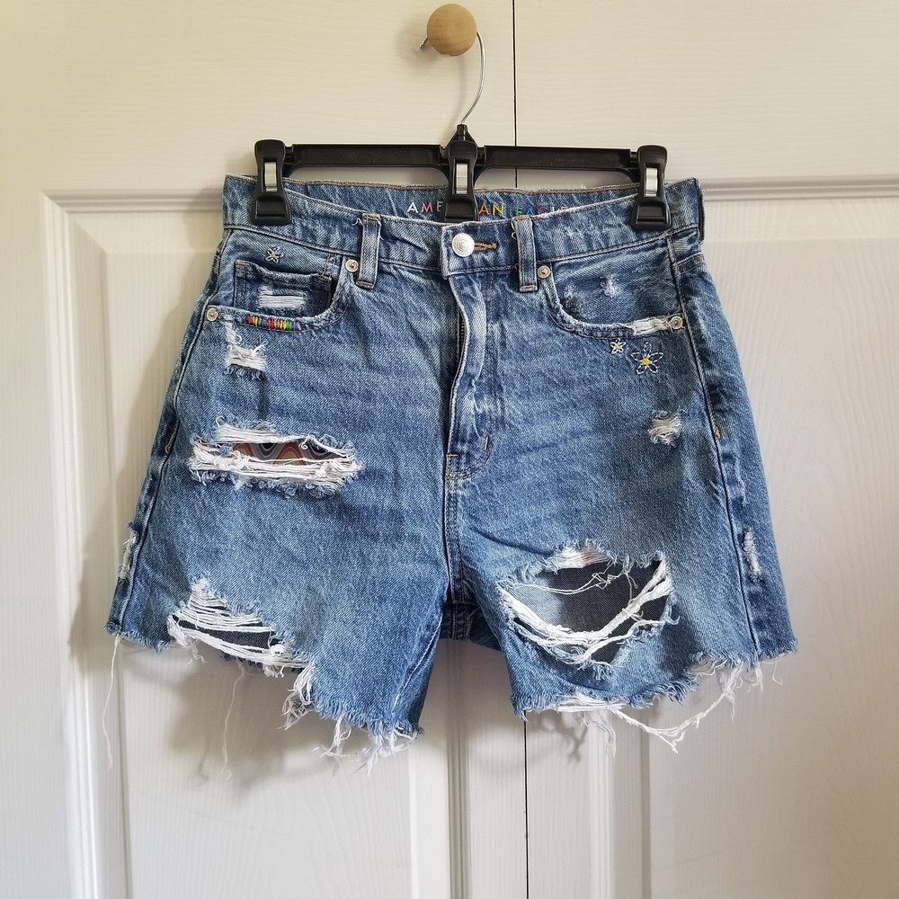 American Eagle Women's Jean Shorts 2 Blue Rainbow Pride Love Embroidery